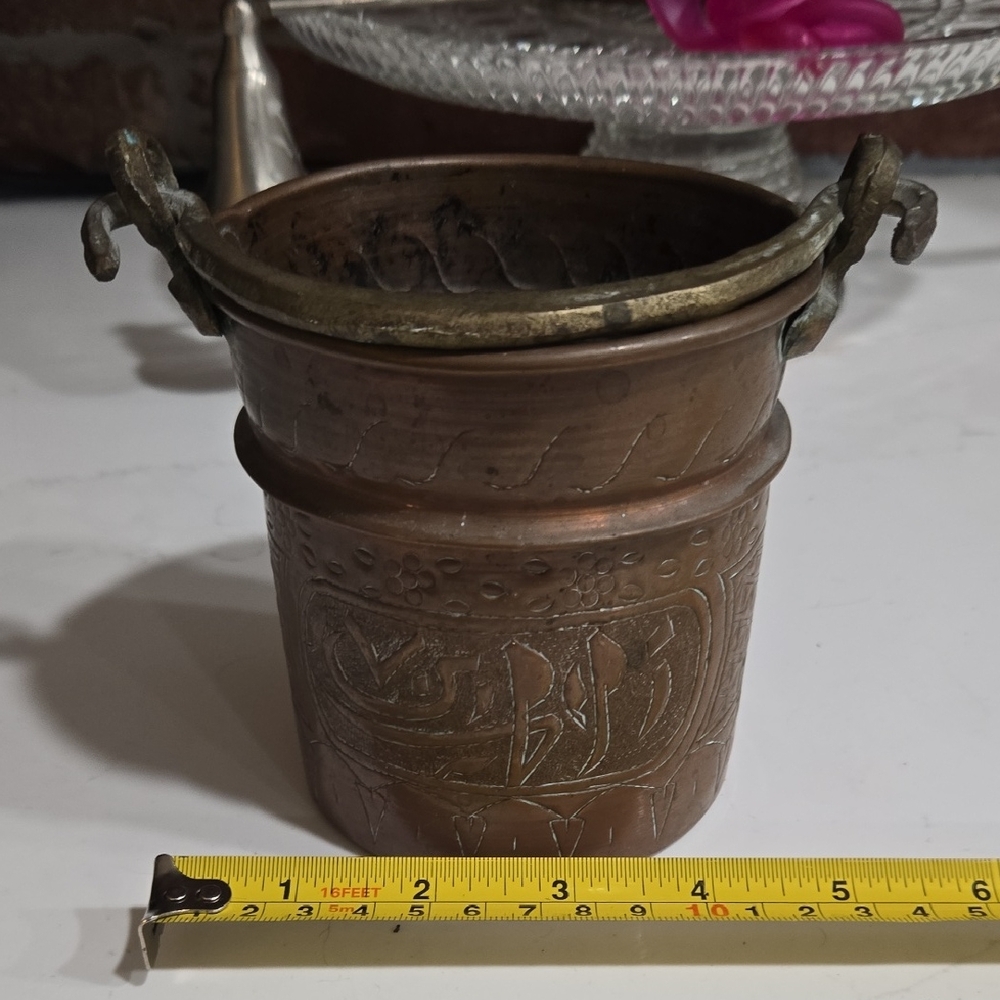 Source Unknown Brass Decorative Bucket